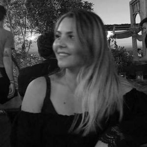 Meet your Posher, Ecem asya